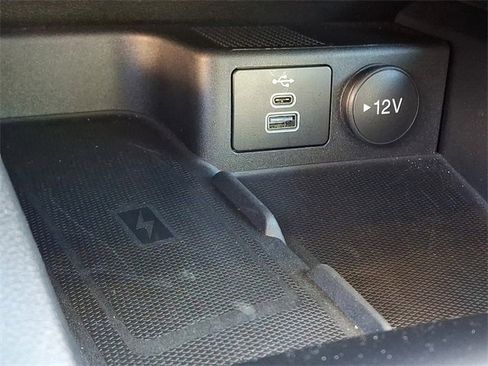 Certified 2025 Ford Escape Platinum w/ Premium Technology Package image 25