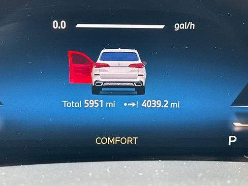 Used 2025 BMW X5 xDrive40i w/ M Sport Package image 36