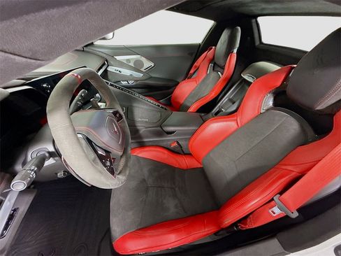 Used 2023 Chevrolet Corvette w/ Z51 Performance Package image 17