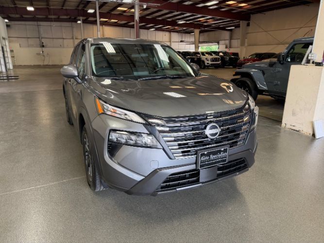 Used 2025 Nissan Rogue SV AWD/4WD image 6