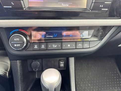 Used 2016 Toyota Corolla LE FWD image 17