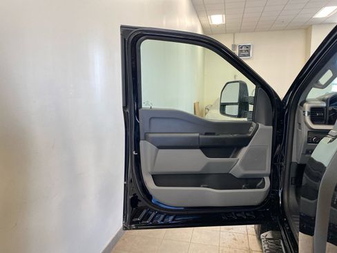 New 2026 Ford F250 XL w/ XL Chrome Package image 9