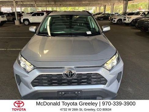 Used 2022 Toyota RAV4 XLE w/ Carpet Mat Package (TMS) AWD/4WD image 9