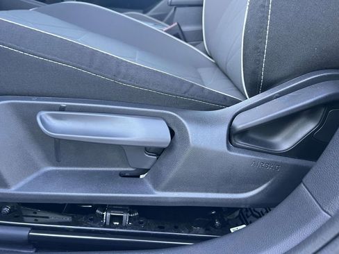 Used 2025 Volkswagen Jetta Sport image 18