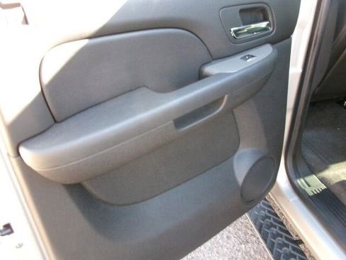 Used 2009 Chevrolet Avalanche LT w/ Suspension Package, Off-Road image 17