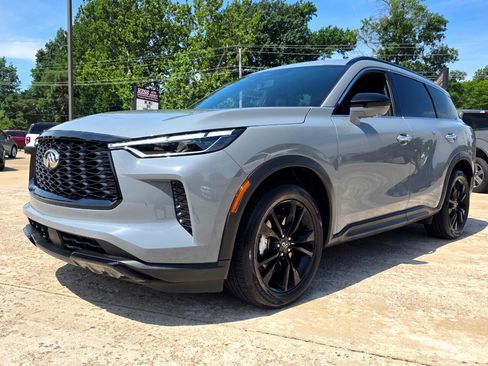 Used 2025 INFINITI QX60 Luxe w/ Black Edition image 2