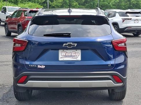 Used 2024 Chevrolet Trax LT w/ Driver Confidence Package FWD image 5