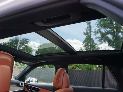 Certified 2025 Mercedes-Benz GLC 350e 4MATIC image 42