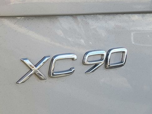 Certified 2024 Volvo XC90 T8 Plus image 27