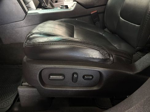 Used 2015 Ford Explorer XLT w/ Equipment Group 202B AWD/4WD image 10
