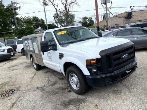 Used 2010 Ford F250 XLT image 2