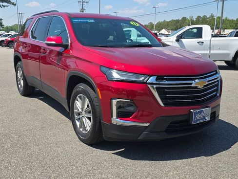 Certified 2023 Chevrolet Traverse LT FWD image 7