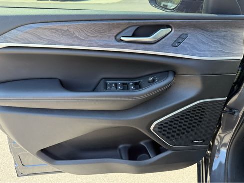 Used 2024 Jeep Grand Cherokee Limited 4xe image 11