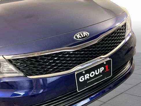 Used 2018 Kia Optima LX FWD image 28