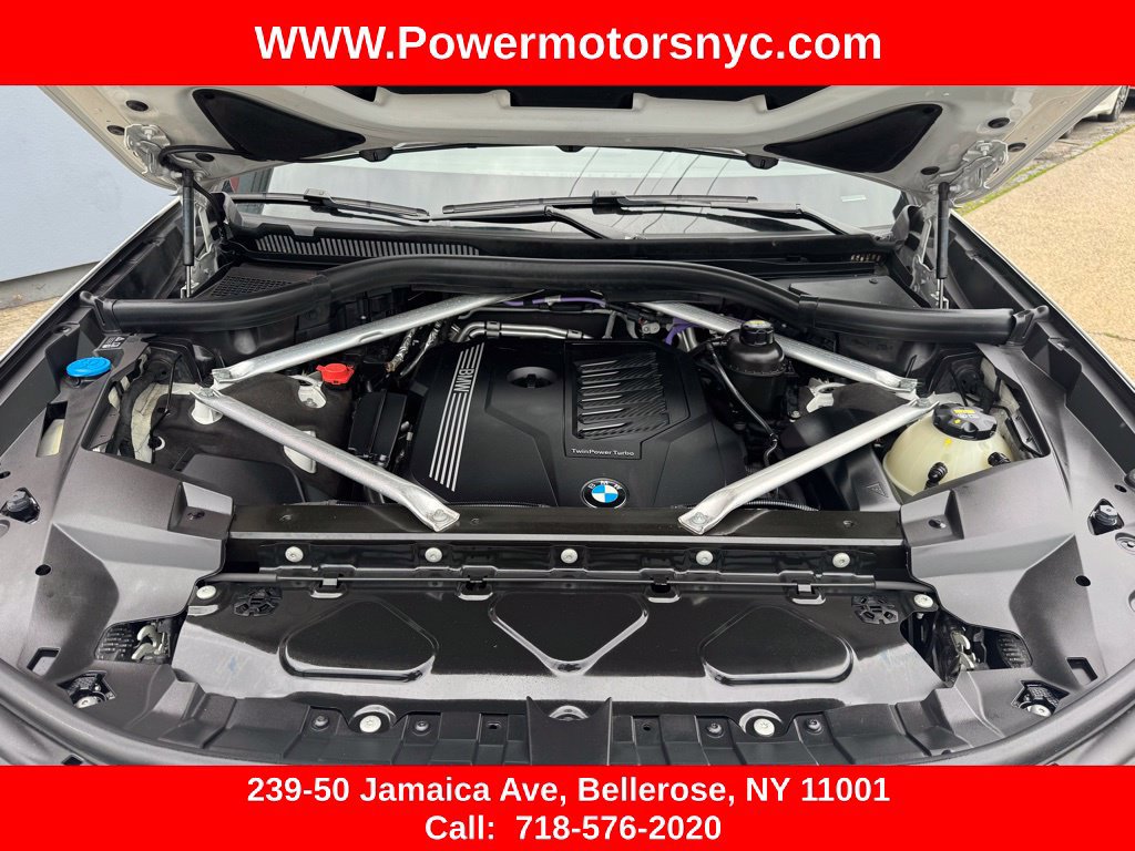 Used 2022 BMW X7 xDrive40i w/ Premium Package AWD/4WD image 9