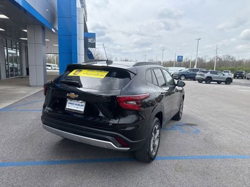 Used 2025 Chevrolet Trax LT w/ LT Convenience Package image 20