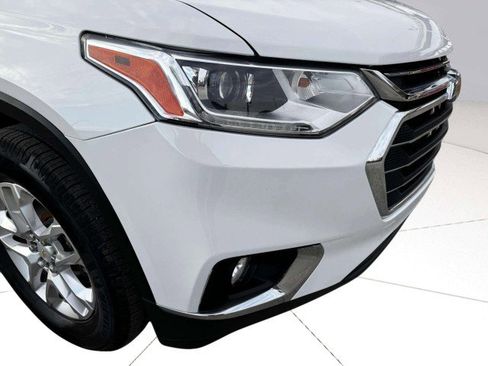 Used 2020 Chevrolet Traverse LT image 11