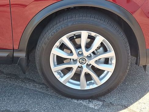 Used 2021 Nissan Rogue Sport SV image 28