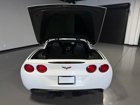 Used 2011 Chevrolet Corvette Coupe w/ 1LT RWD image 23