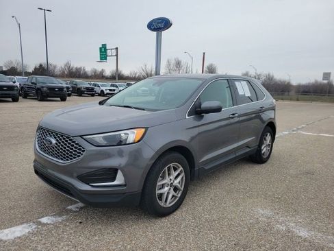 Used 2023 Ford Edge SEL image 17
