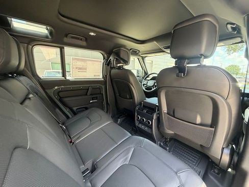 New 2026 Land Rover Defender 110 Trophy Edition AWD/4WD image 17
