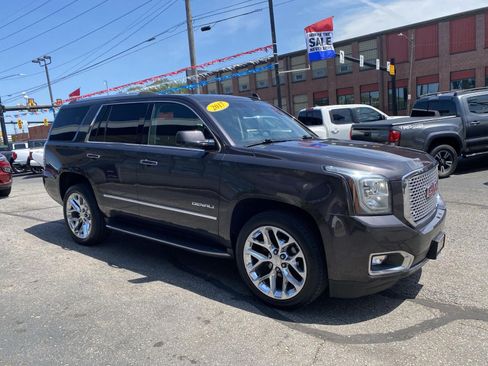 Used 2017 GMC Yukon Denali w/ Open Road Package AWD/4WD image 10