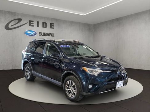 Used 2018 Toyota RAV4 XLE AWD/4WD image 1