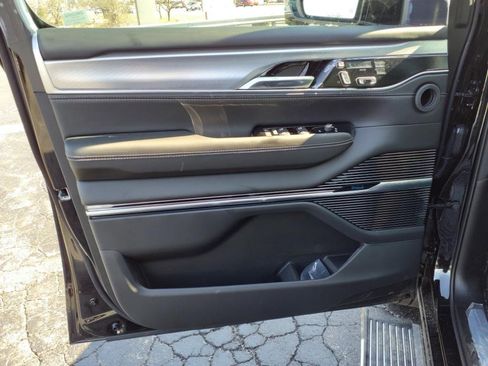 New 2023 Jeep Grand Wagoneer Series II image 15