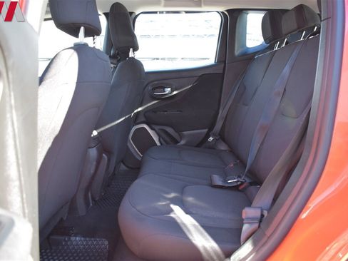 Used 2017 Jeep Renegade Sport image 20