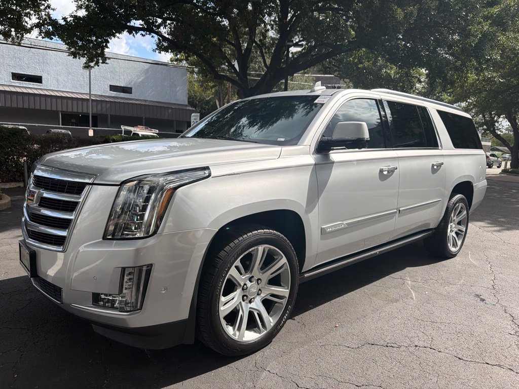 Used 2019 Cadillac Escalade ESV Premium Luxury AWD/4WD image 3