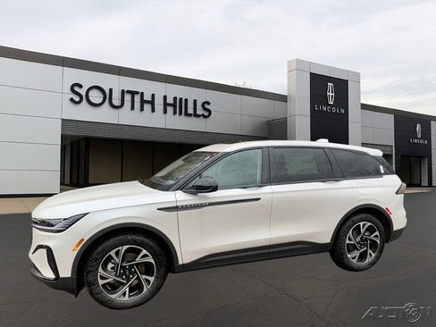 New 2026 Lincoln Nautilus Premier w/ Equipment Group 102A image 8