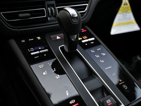 New 2026 Porsche Macan GTS image 41