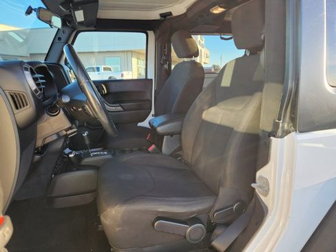 Used 2018 Jeep Wrangler Sport w/ Connectivity Group image 10