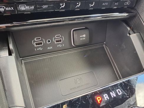 New 2025 Jeep Grand Cherokee Laredo image 8