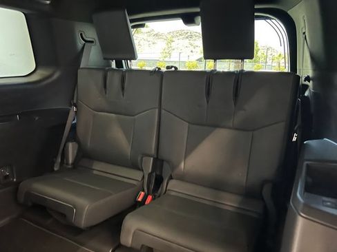 Used 2025 Lexus GX 550 w/ Accessory Package (2T) AWD/4WD image 39