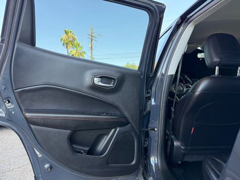 Used 2018 Jeep Compass Trailhawk w/ Navigation Group AWD/4WD image 34