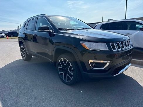 Used 2018 Jeep Compass Limited w/ Navigation Group AWD/4WD image 3