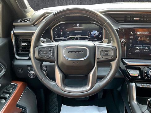 Used 2024 GMC Sierra 1500 Denali Ultimate image 9