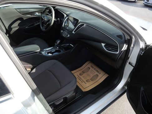 Used 2022 Chevrolet Malibu LT image 30