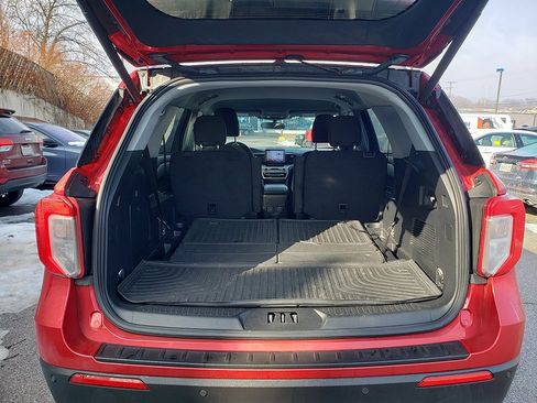 Used 2023 Ford Explorer XLT w/ Class IV Trailer Tow Package image 8