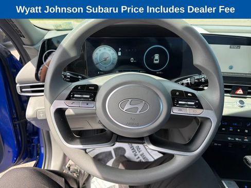 Used 2024 Hyundai Elantra SEL FWD image 19