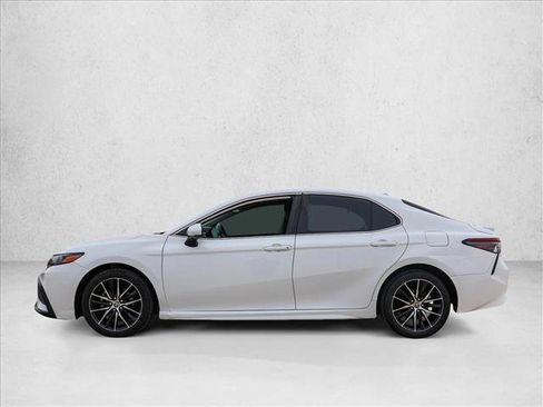 Used 2021 Toyota Camry SE FWD image 8