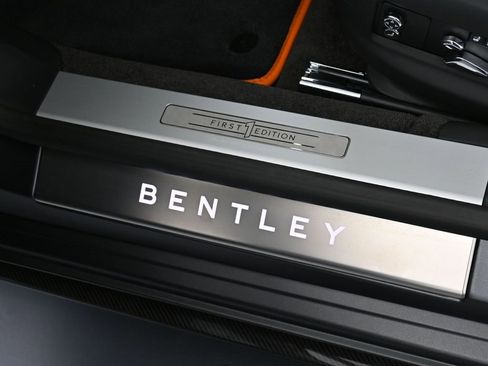 Used 2025 Bentley Flying Spur Plug-In Hybrid image 16