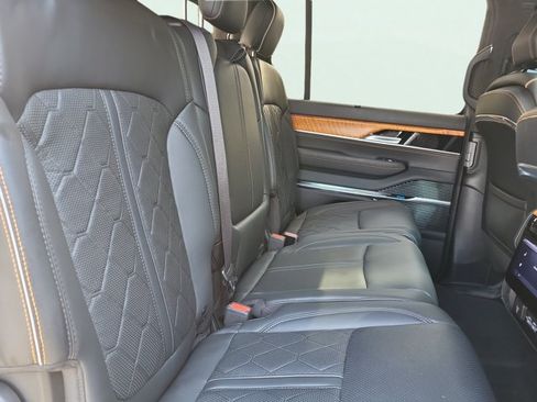 Certified 2023 Jeep Grand Wagoneer Series III AWD/4WD image 18