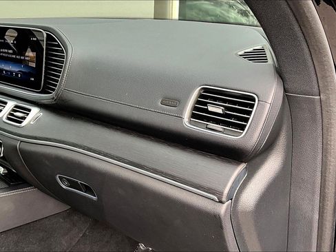 Used 2024 Mercedes-Benz GLS 450 4MATIC image 16