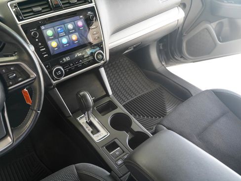 Used 2019 Subaru Outback 2.5i Premium AWD/4WD image 18