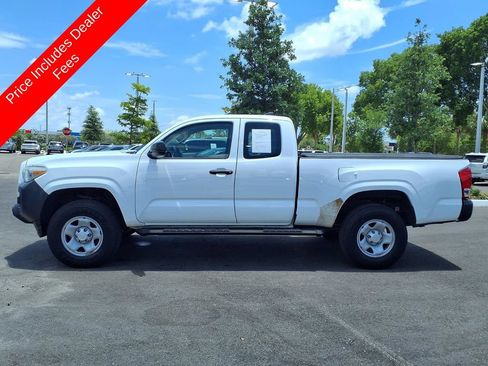 Used 2017 Toyota Tacoma SR AWD/4WD image 4
