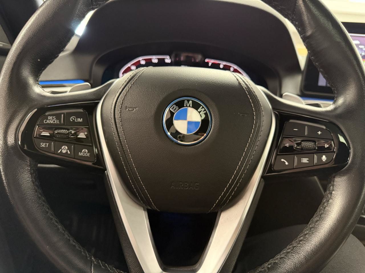 Used 2023 BMW 530e w/ Premium Package RWD image 15