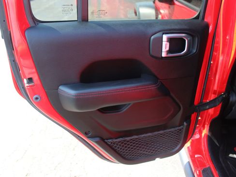 Used 2020 Jeep Gladiator Rubicon AWD/4WD image 24