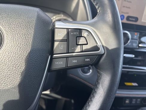 Used 2023 Toyota Highlander Bronze Edition image 18